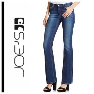 “Curvy Bootcut” Denim